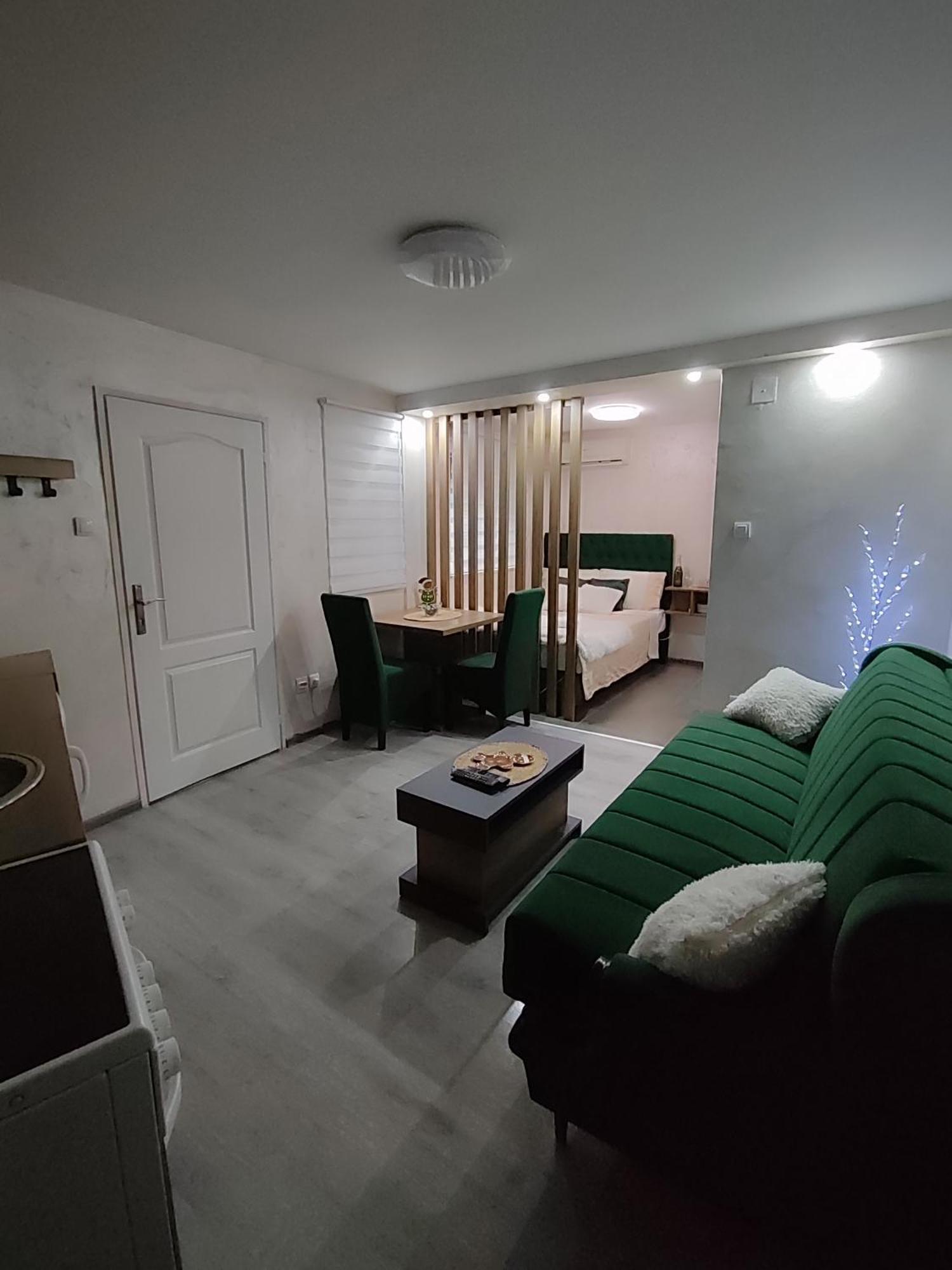 Studio Apartman Free Parking Rubikon Belgrade Exterior photo
